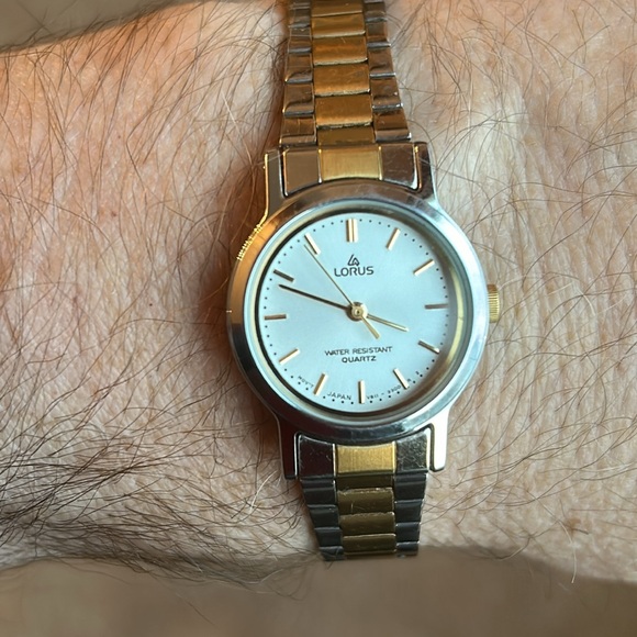 Ladies Lorus Watch - gold and silver toned - Picture 13 of 14